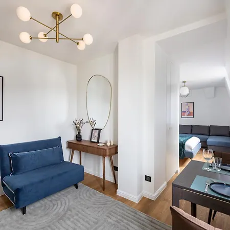 Luxurious Flat In The Center Апартаменты *